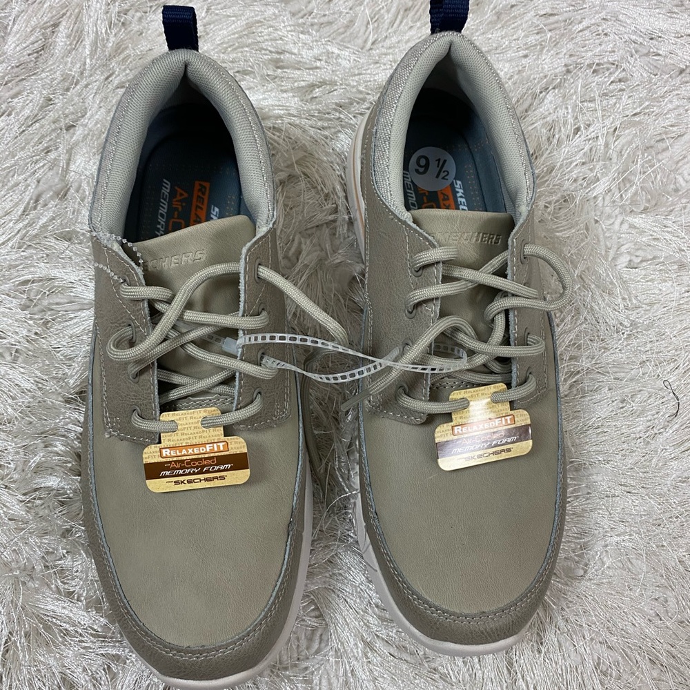 Skechers Mens shoes Relaxed Fit Size 9.5